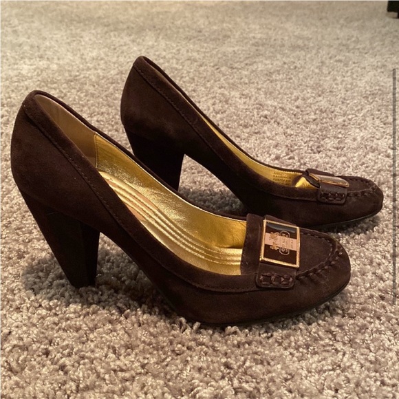Coach Heels - Picture 2 of 9